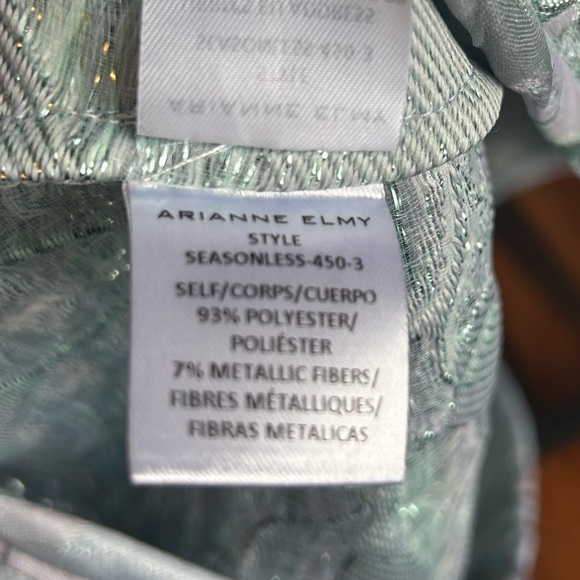 LIKE NEW - gorgeous Arianne Pastel Floral shimmer top - Picture 7 of 10